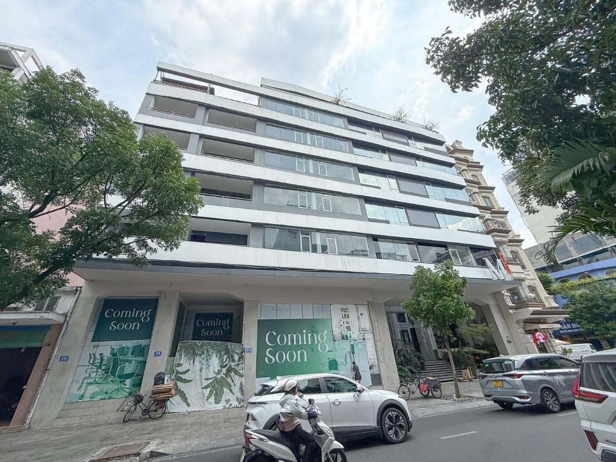 Lyn Building