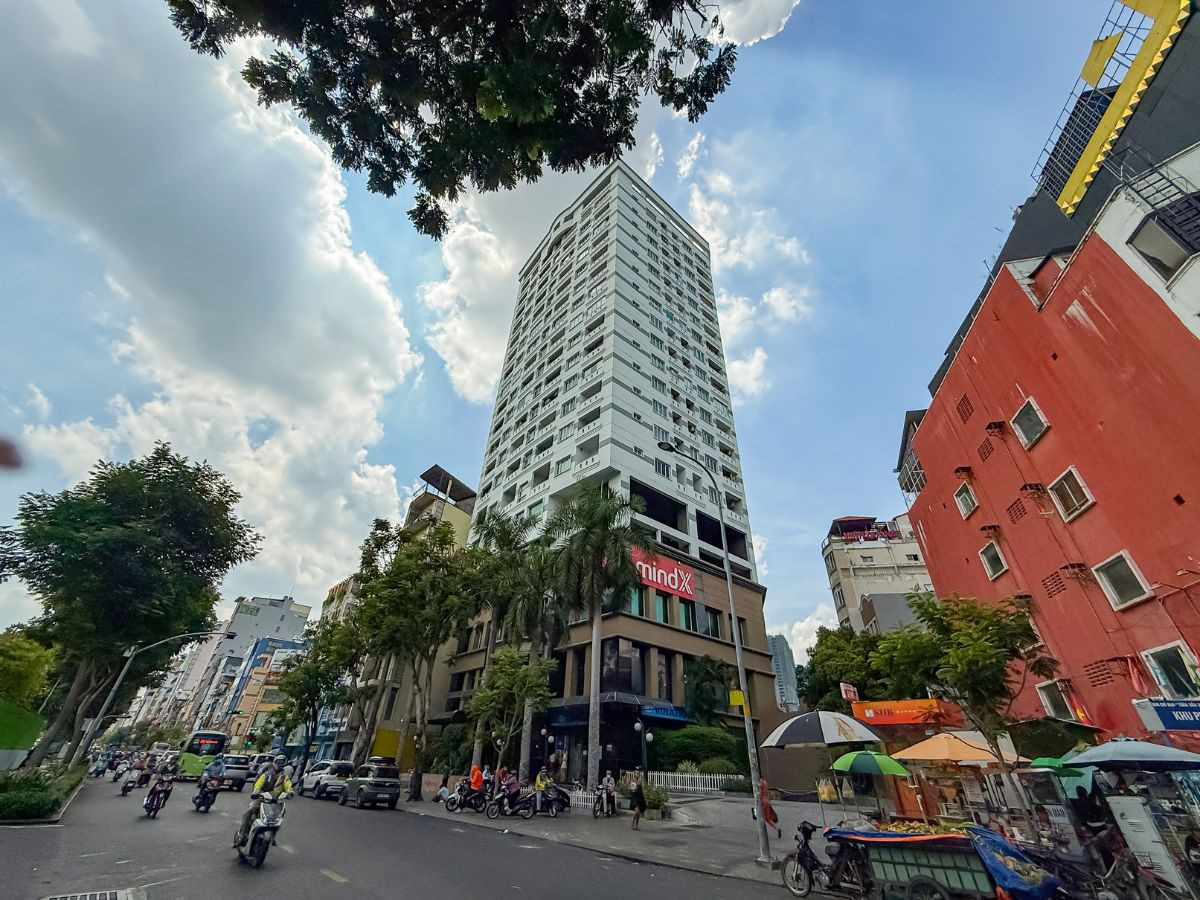 International Plaza Building